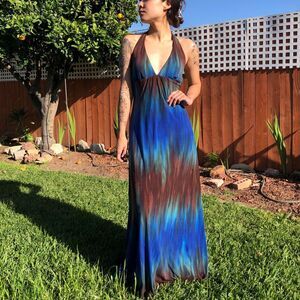 Backless Halter Maxi Dress 💙